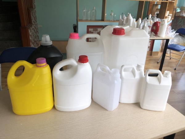 Can nhựa - Nhựa Linh Phụng - Công Ty TNHH Sản Xuất Thương Mại Và Dịch Vụ Linh Phụng NV